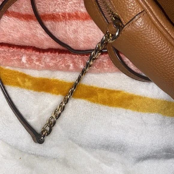 EUC Micheal Kors crossbody - Picture 5 of 6